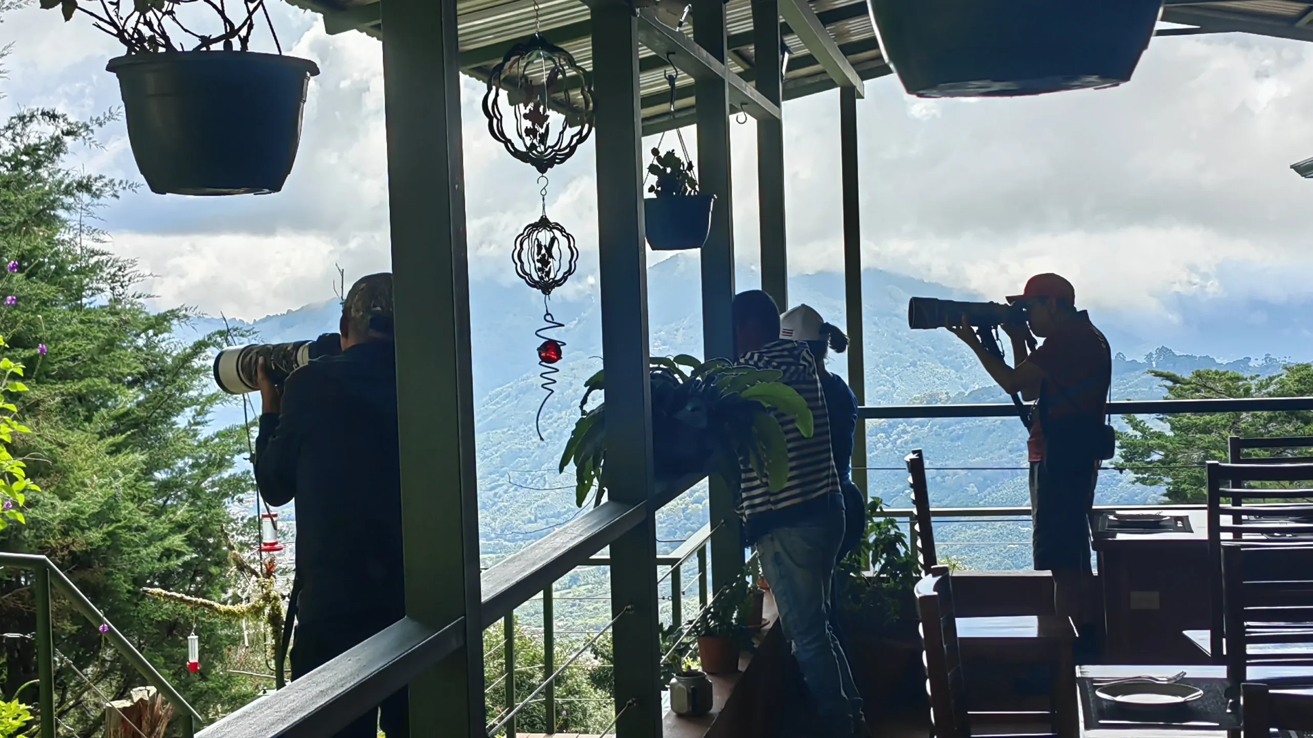 quintagaleon-people-guests-16x9-1020