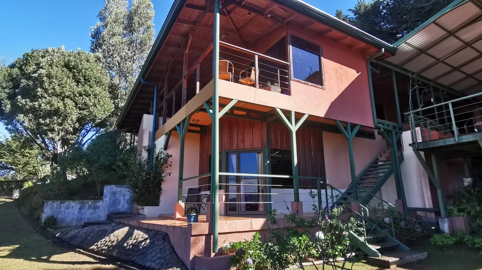 quintagaleon-lodge-facilities-16x9-1001